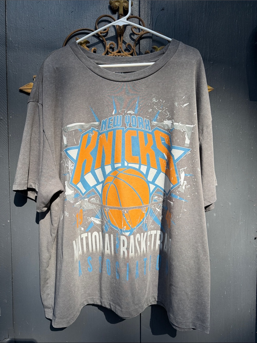 NBA New York Knicks Gray Short-Sleeve Tee with Orange & Blue Graphic